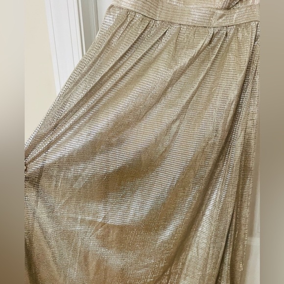 Beautiful gold maxi dress size medium - Picture 5 of 10